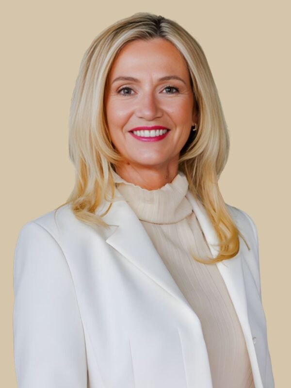 Carole Holzhäuer — Pharmacist & Longevity Expert